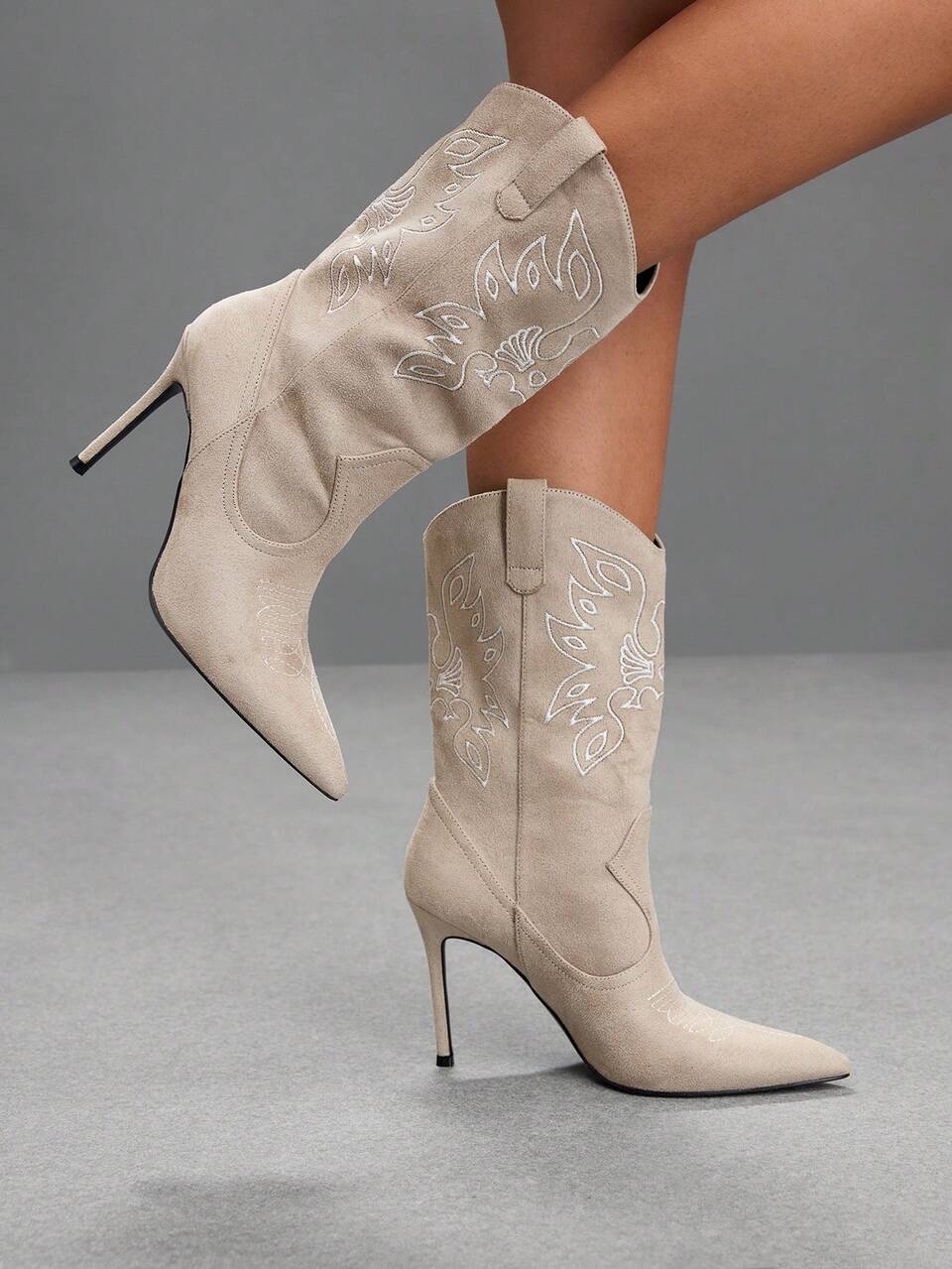 CUCCOO SZL Embroidered Western Cowboy Boots, Vintage Pointed Toe Stiletto High Heel Mid-Calf Boots, Slimming Fashion Boots For Women, American Vintage White Line Embroidery Knight Boots