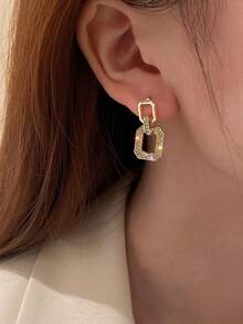 Clariva 1 Pair Of Vintage-Style Diamond-Studded Geometric Earrings, Two Types Of Earrings Will Be Sent Randomly - Yellow Gold - View 3