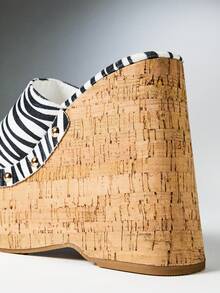 SHEIN Solezae Sandal Platform & Wedges Seksi Minimalis Wanita dengan Motif Hewan - Hitam dan Putih - View 9