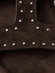 Nöista 摩卡棕色麂皮質感室內拖鞋，鉚釘交叉設計搭配大尺寸扣飾，融合波希米亞風與大膽造型 - 咖啡棕 - 查看 7