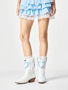 ROMWE Fairycore 女款白色與藍色拼色西式靴，尖頭套腳騎馬靴，粗跟設計刺繡V領高筒靴，春季鞋 - 白+鏤空藍色愛心 - 查看 2