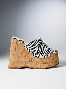 SHEIN Solezae Sandal Platform & Wedges Seksi Minimalis Wanita dengan Motif Hewan - Hitam dan Putih - View 3