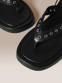 HighSole صنادل شارع بحزام كاحل ومشبك زخرفي بنمط عظم السمك من المعدن، مناسبة لمهرجانات الموسيقى وملابس العطلات - الأسود - مشاهدة 5
