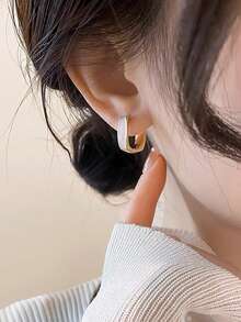 NobleVue 1 Pair Of Simple And Luxurious Geometric Copper Earrings Suitable For Women's Daily Party Wear - Yellow Gold - View 3