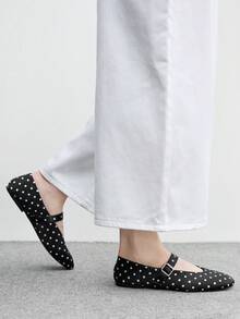 CUCCOO BIZCHIC 女款時尚通勤百搭休閒瑪麗珍平底鞋，聖誕春季鞋款 - 波點黑色 - 查看 4