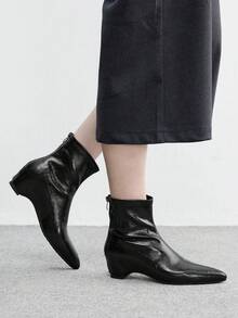 CUCCOO BIZCHIC 女款內增高尖頭低跟黑色基本款女靴與短靴 低筒靴 簡約日常百搭舒適低跟短靴 - 黑色 - 查看 3