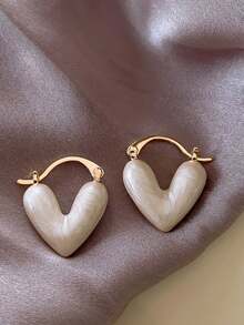 Trivaya 1 Pair Of Heart-Shaped Ear Buckles - Multicolor - View 2