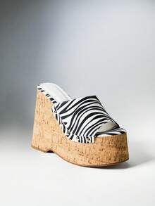SHEIN Solezae Sandal Platform & Wedges Seksi Minimalis Wanita dengan Motif Hewan - Hitam dan Putih - View 8