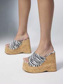 SHEIN Solezae Sandal Platform & Wedges Seksi Minimalis Wanita dengan Motif Hewan - Hitam dan Putih - View 5