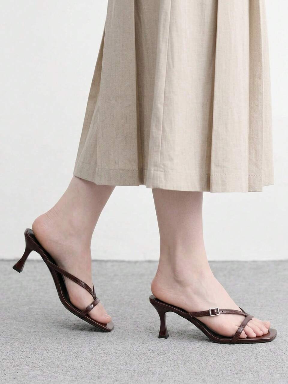 CUCCOO BIZCHIC Women Shoes Square Toe Kitten And Brown Flip-Flops High Heel Sandals Stylish And Comfortable Daily Versatile Commuter Women's Sandals Slippers
