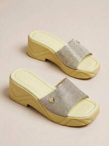 HighSole Cuccoo 时尚厚底水钻装饰坡跟凉鞋 - 芥末黃 - 查看 5