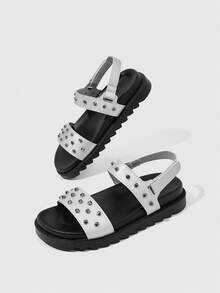 HighSole Sandalias planas de moda versátiles de verano con decoración de remaches de unicolor - Plateado - Ver 7