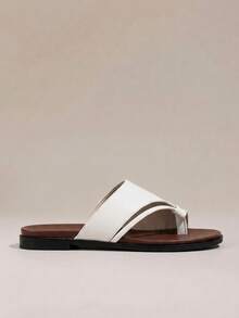 HighSole Sandal Pantai Wanita Nyaman Berwarna Putih dan Modis - Putih - View 2