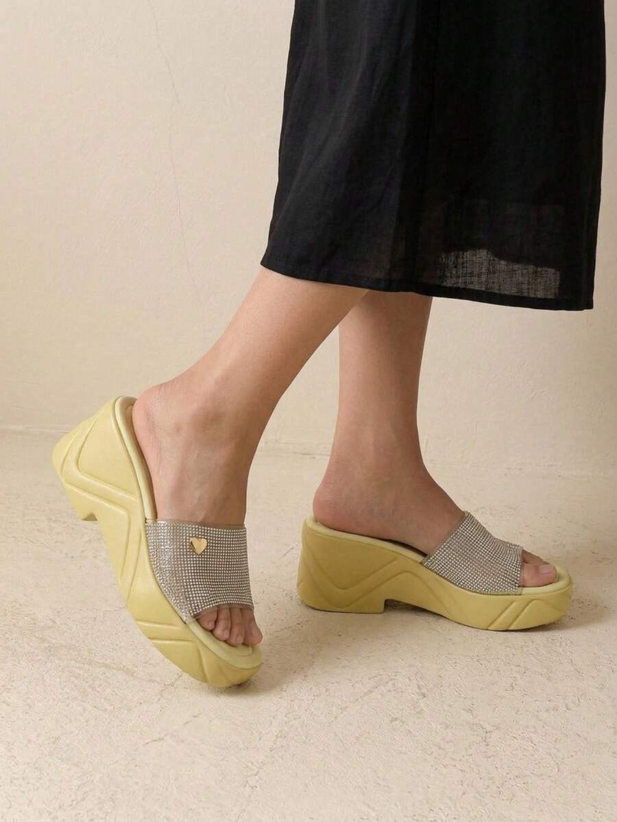 HighSole Cuccoo 时尚厚底水钻装饰坡跟凉鞋 - 芥末黃 - 查看 1