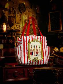 HARRY POTTER X SHEIN Striped & Cartoon Thermal Lunch Bag, Portable For Outdoor, Protect Delicious Meals, Practical & Fashionable, Suitable For Back To School & Vacation - Red - View 1