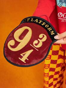 HARRY POTTER X SHEIN Hogwarts Express Embroidered Digit & Letter Pattern Hand Towel, Gifts - Red Black - View 6
