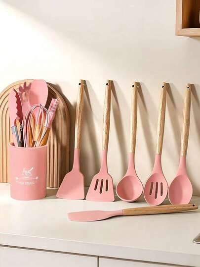 Haus Hana Pembe Silikon 12 Parça Mutfak Pişirme Gereçleri Seti, Isıya Dayanıklı Yapışmaz Tava, Sote Spatulası, Çorba Kaşığı, Süzgeç Kürek, Ahşap Saplı Set