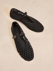 Rosivie Women's Bohemian Style Buckle Design Casual Flat Sandals - Woven black - View 1