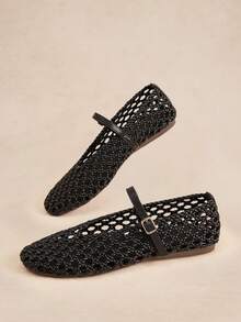 Rosivie Women's Bohemian Style Buckle Design Casual Flat Sandals - Woven black - View 6