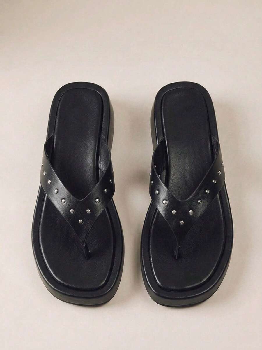 HighSole Rivet Decoration Thick-Soled Sandals Loose Leisure And Comfort Seaside Vacation Street Shot - Black - View 1