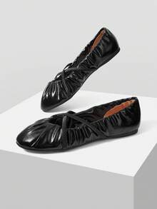 Mnmlis Women's Soft Leather Round Toe Flat-Soled Shoes, Cross-Strap Pleated Insole Embossed Design, Gentle Style Commuting Daily Versatile - Black - View 2