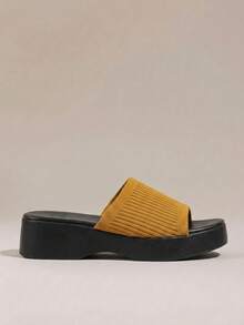 HighSole 女士时尚厚底坡跟凉鞋，适合日常穿着 - 黃色 - 查看 2