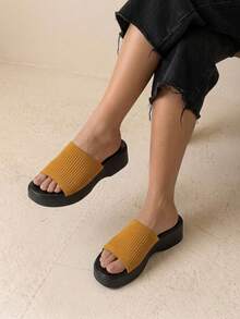 HighSole 女士时尚厚底坡跟凉鞋，适合日常穿着 - 黃色 - 查看 3