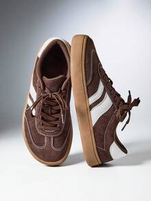 SHEIN Solezae #NaturalStride 女款寬趾對比條紋麂皮棕色赤足休閒運動鞋 – 輕量、自然舒適，適合日常穿著 - 咖啡棕 - 查看 2