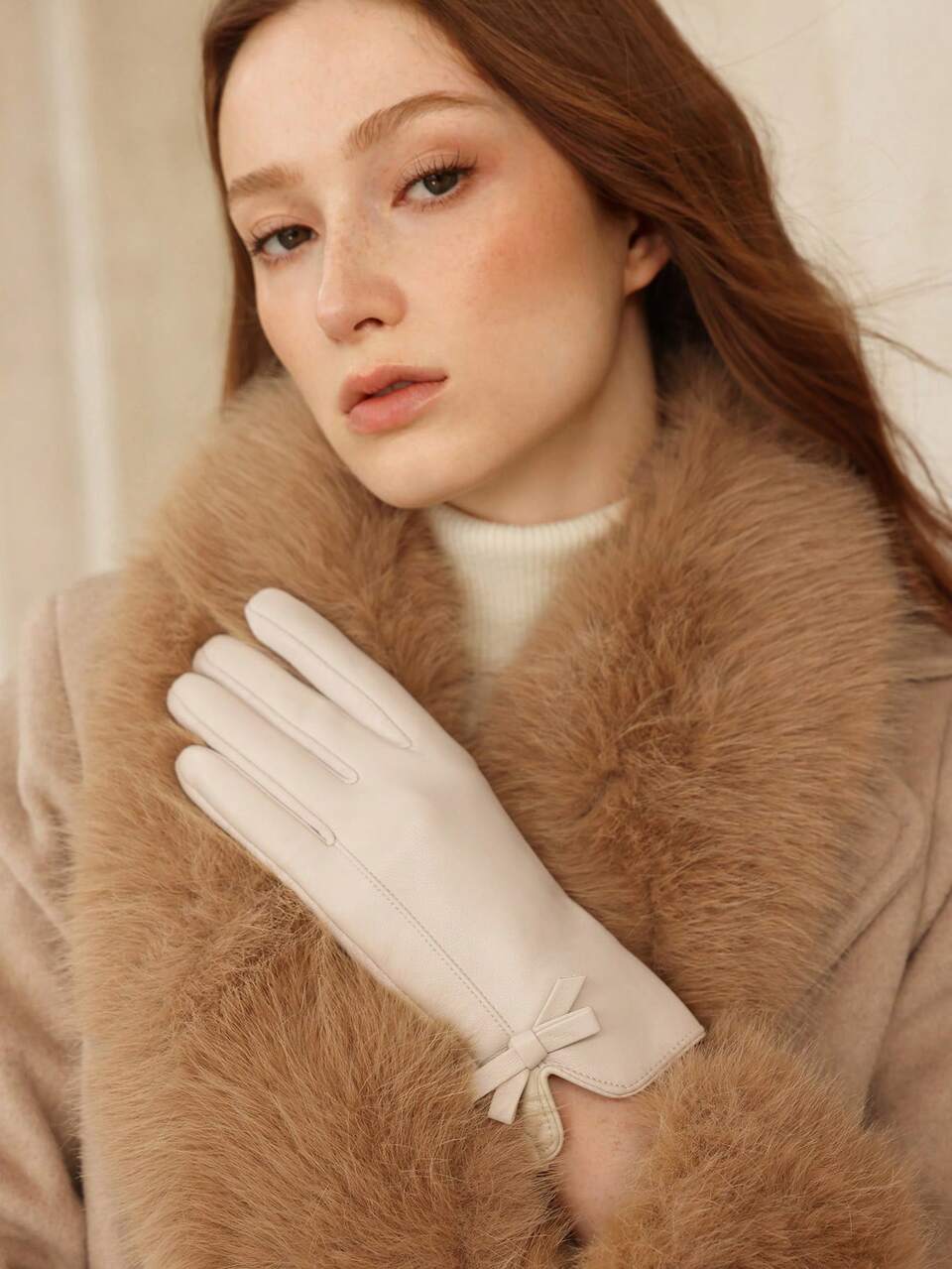 MOTF LIGHT BEIGE BOW CLOSED GLOVES WOMEN'S WINTER, THICKENED VELVET WINDPROOF AND THIN FINGER GLOVES, SIMPLE AND VERSATILE LADY STYLE RIDING AND DRIVING LO