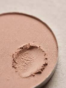 MAC Single Eyeshadow Omega 1.5 G – Eyeshadow, Matte Finish, For Makeup Enthusiasts, Matte Beige, Suitable For Daily Eye Makeup - Omega - View 2