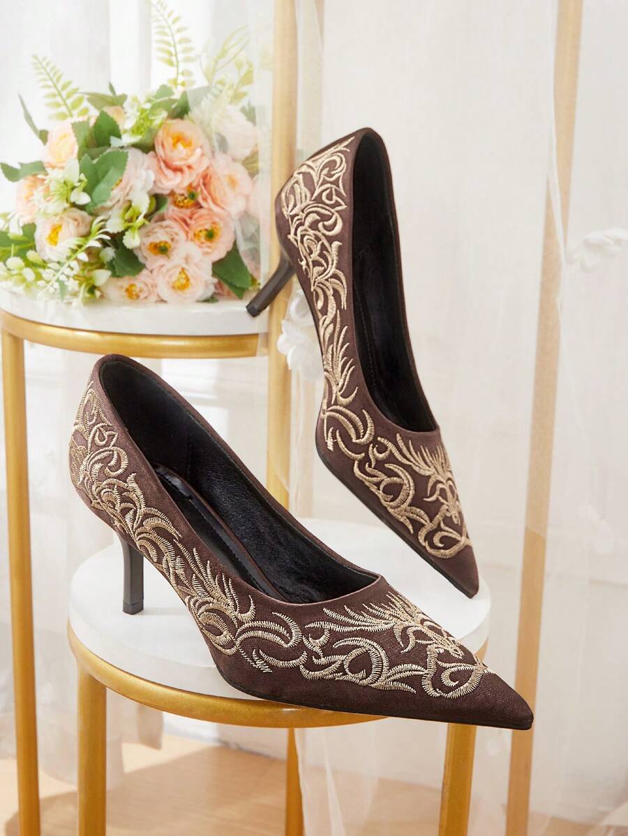 CUCCOO HITCHD Simple Matte Dark Brown Satin Embroidered High Heels, Exquisite Gold Floral Pattern, Pointed Middle Heel Gauntlets, Suitable For Daily Commuting, Form - dark brown - View 1