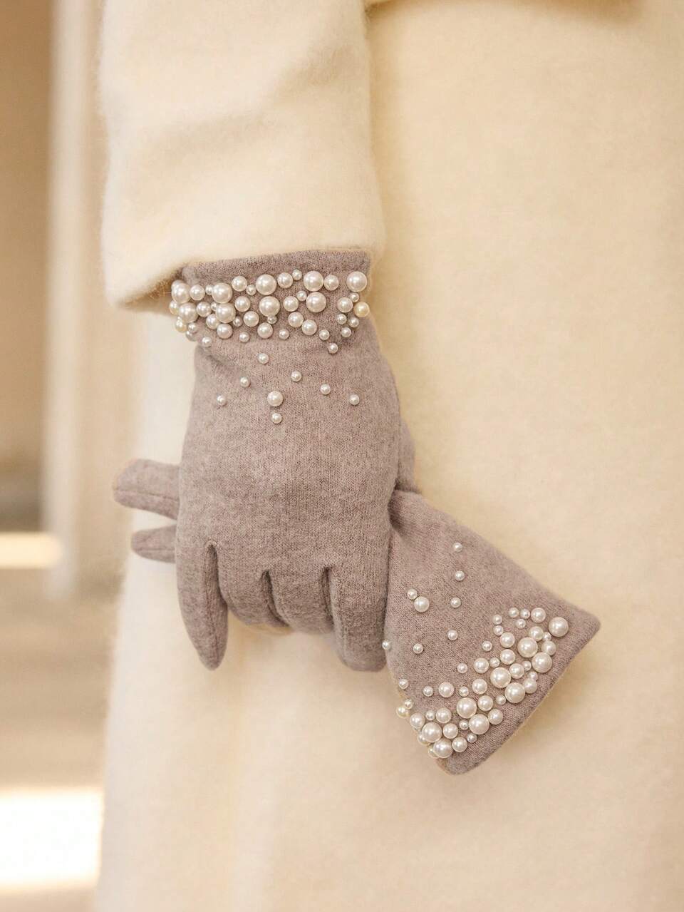 MOTF OAT-COLORED EXQUISITE PEARL WOOL WARM GLOVES FOR WOMEN IN AUTUMN AND WINTER, LIGHT AND LUXURIOUS TEMPERAMENT BEADED TOUCHSCREEN SPLIT-FINGER GLOVES, C