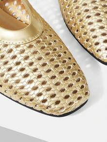 MOTF HOLLOW OUT PU LEATHER FLAT SHOES - Golden oily skin - View 5