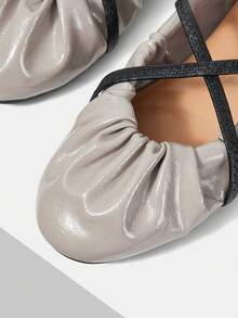 Mnmlis Women's Soft Leather Round Toe Flat-Soled Shoes, Cross-Strap Pleated Insole Embossed Design, Gentle Style Commuting Daily Versatile - Grey - View 4
