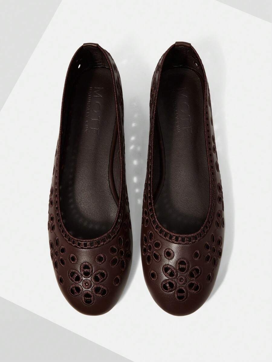MOTF VINTAGE HOLLOW EMBROIDERY BREATHABLE SOFT SOLE DAILY CASUAL OFFICE WOMEN FLATS - Coffee Brown - View 1