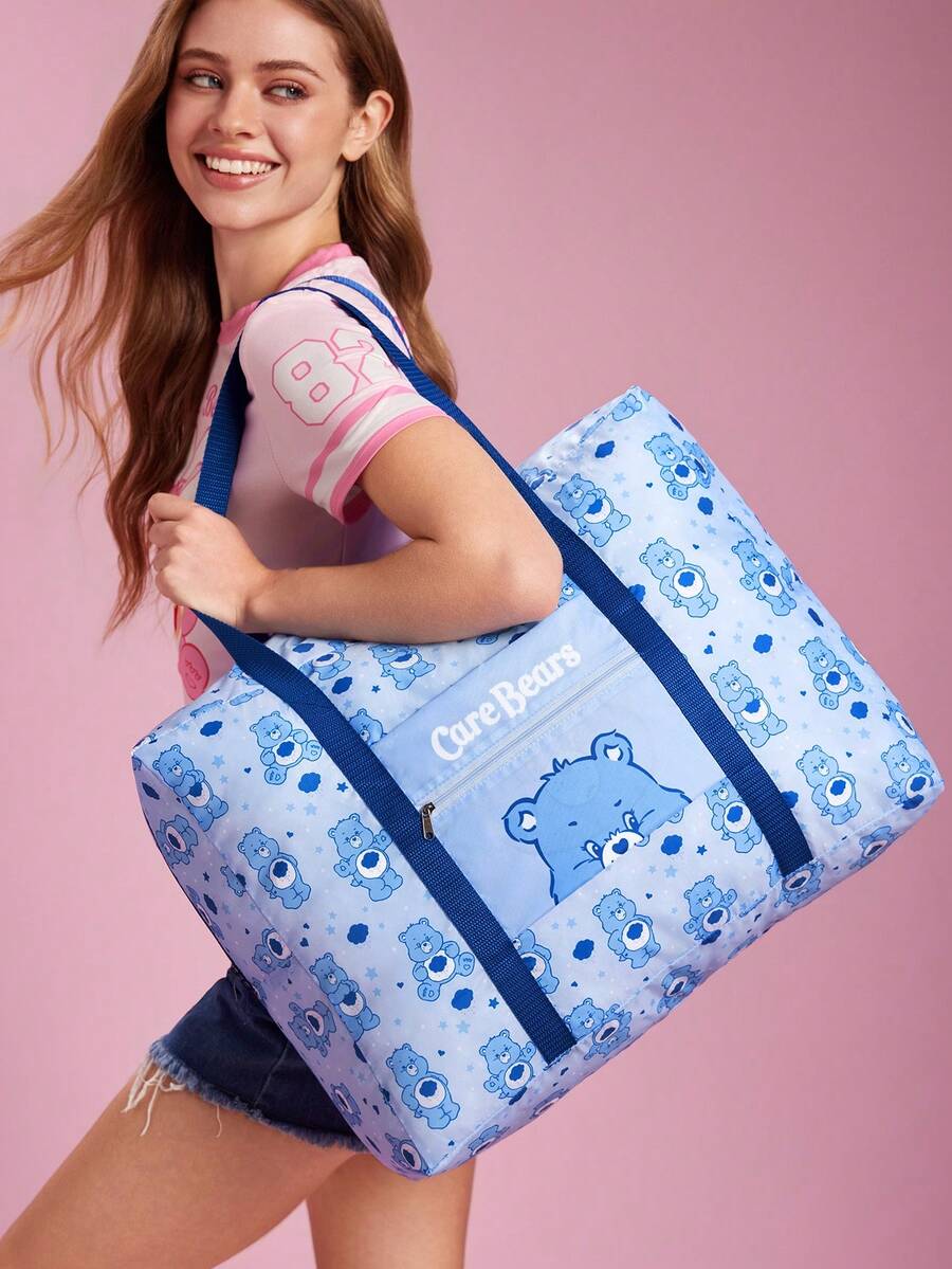 SHEIN X Care Bears 卡通熊可折疊旅行托特包,大容量聚酯纖維手提包,附行李箱套筒,可折疊設計,適合旅行、商務攜帶衣物與日常用品 - 天藍白 - 查看 1