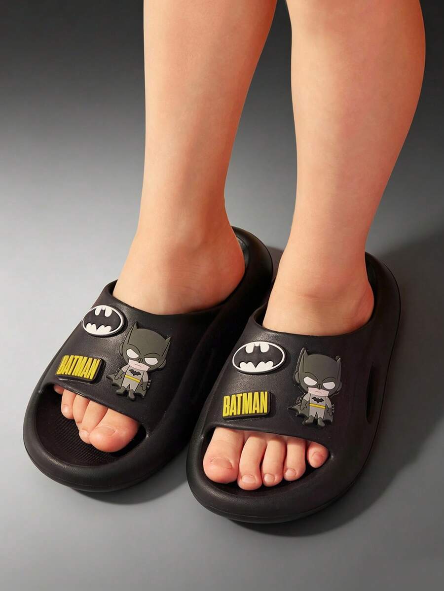 BATMAN X SHEIN Cute Cartoon Pattern Children's Black Slippers, Fast-Drying, Lightweight And Durable EVA Material, Can Be Worn Indoors And Outdoors - Black - View 1