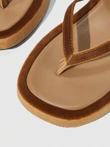 HighSole 簡約露趾休閒風厚底涼鞋，適合旅行與度假日常穿著 - 韓國絨卡其色 - 查看 8