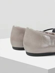 Mnmlis Women's Soft Leather Round Toe Flat-Soled Shoes, Cross-Strap Pleated Insole Embossed Design, Gentle Style Commuting Daily Versatile - Grey - View 3