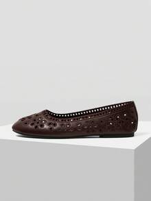 MOTF VINTAGE HOLLOW EMBROIDERY BREATHABLE SOFT SOLE DAILY CASUAL OFFICE WOMEN FLATS - Coffee Brown - View 2