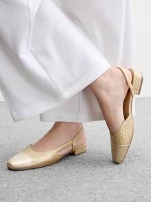 CUCCOO BIZCHIC 女款金色撞色針織後背帶淺口單底方跟平底復古日常通勤鞋 - 金色 - 查看 4