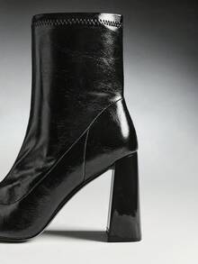 SHEIN SHUZIA Minimalist Chunky Heeled Boots - Black - View 8