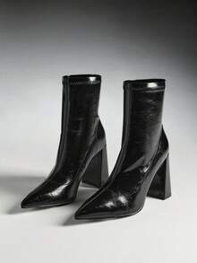 SHEIN SHUZIA Minimalist Chunky Heeled Boots - Black - View 9