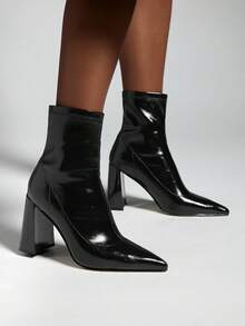 SHEIN SHUZIA Minimalist Chunky Heeled Boots - Black - View 4
