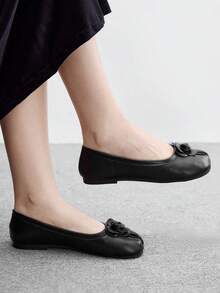 CUCCOO BIZCHIC Ladies Three-Dimensional Flower Decoration Black Split-Toed Square Toe Flat Bottom Low Vamp Shoes Gentle Style Commuter Ballet Shoes - Black - View 3