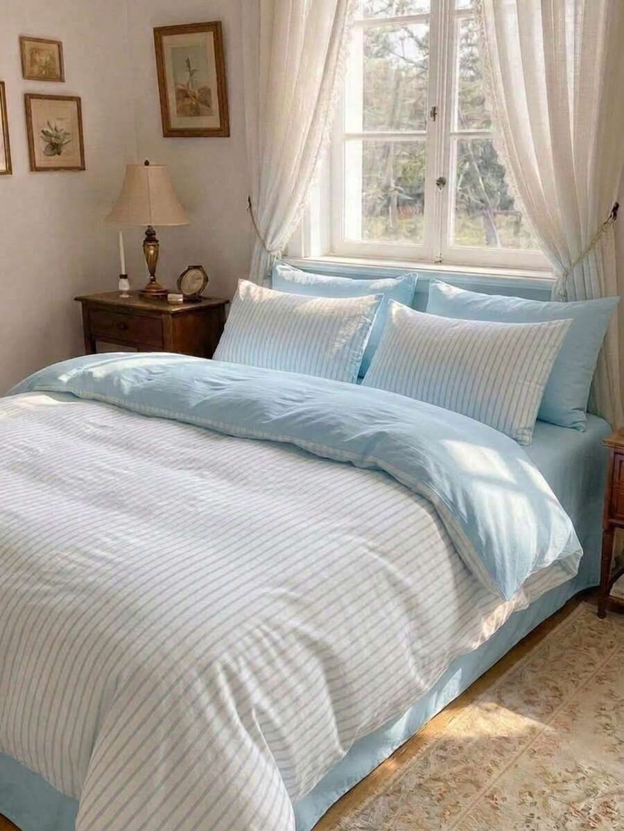 Cirelle Set 3 buah Sarung Selimut Bergaris Biru Muda, Set Perlengkapan Tidur Bolak-balik Poliester Lembut dengan 2 Sarung Bantal, Sarung Selimut Lembut, Bernapas, dan Tahan Kerut - Garis-garis biru langit - View 1