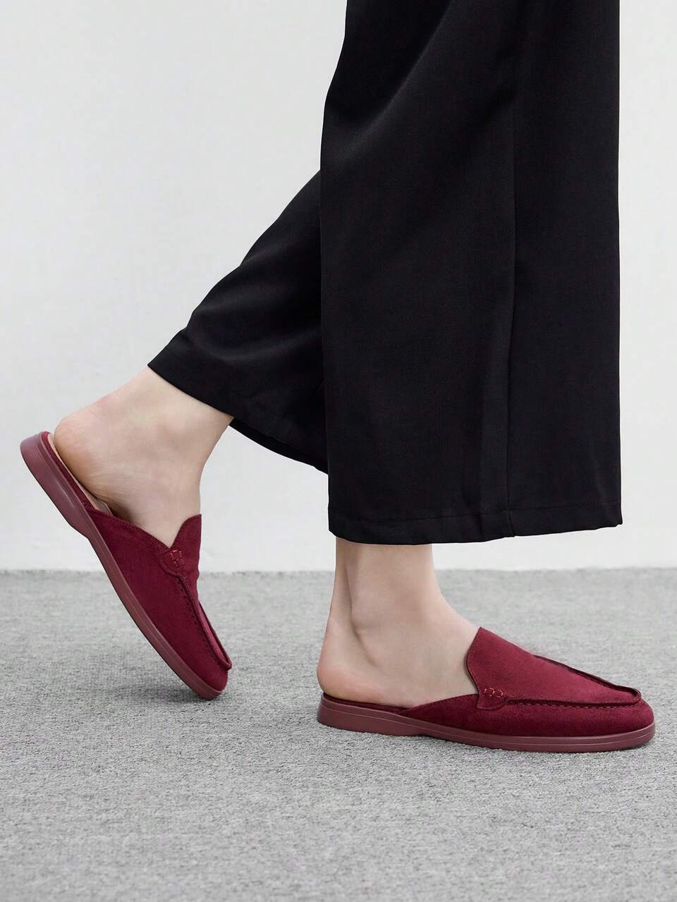 CUCCOO BIZCHIC Fashion Burgundy Suede Comfortable Commuting Women's Flat-Soled Mule Shoes Women's Flat-Soled Shoes Slippers Are Suitable For Outdoor Shopping