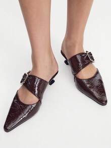 Mnmlis Giày nữ mũi nhọn da bóng xếp ly màu nâu đậm, sandal gót nhọn kitten heel kèm khóa vuông kim loại - Nâu đậm - Xem 3