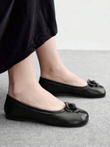 CUCCOO BIZCHIC Ladies Three-Dimensional Flower Decoration Black Split-Toed Square Toe Flat Bottom Low Vamp Shoes Gentle Style Commuter Ballet Shoes - Black - View 5