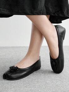 CUCCOO BIZCHIC Ladies Three-Dimensional Flower Decoration Black Split-Toed Square Toe Flat Bottom Low Vamp Shoes Gentle Style Commuter Ballet Shoes - Black - View 4